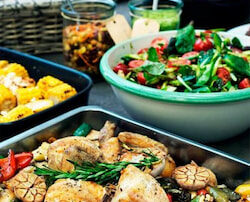 frokostordning menu med forskellige retter