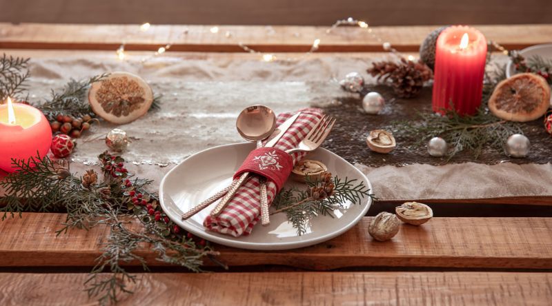 Julemad i kantinen med kolleger